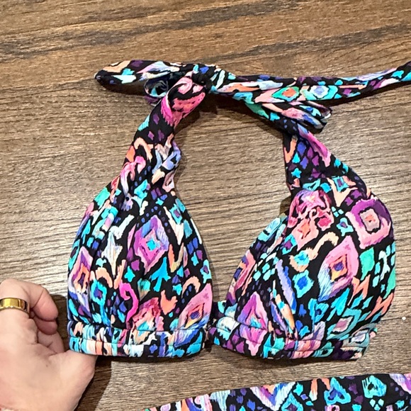 Colorful Patterned Bikini Set - Picture 2 of 8